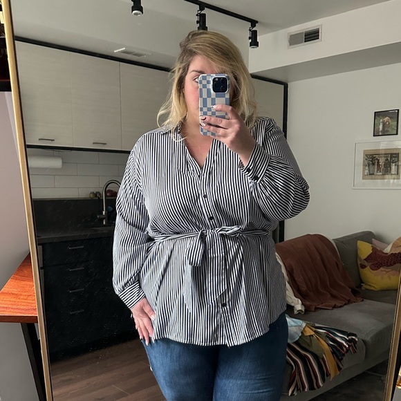 Lane Bryant Belted Button Down Long Sleeve Tunic - Picture 2 of 7